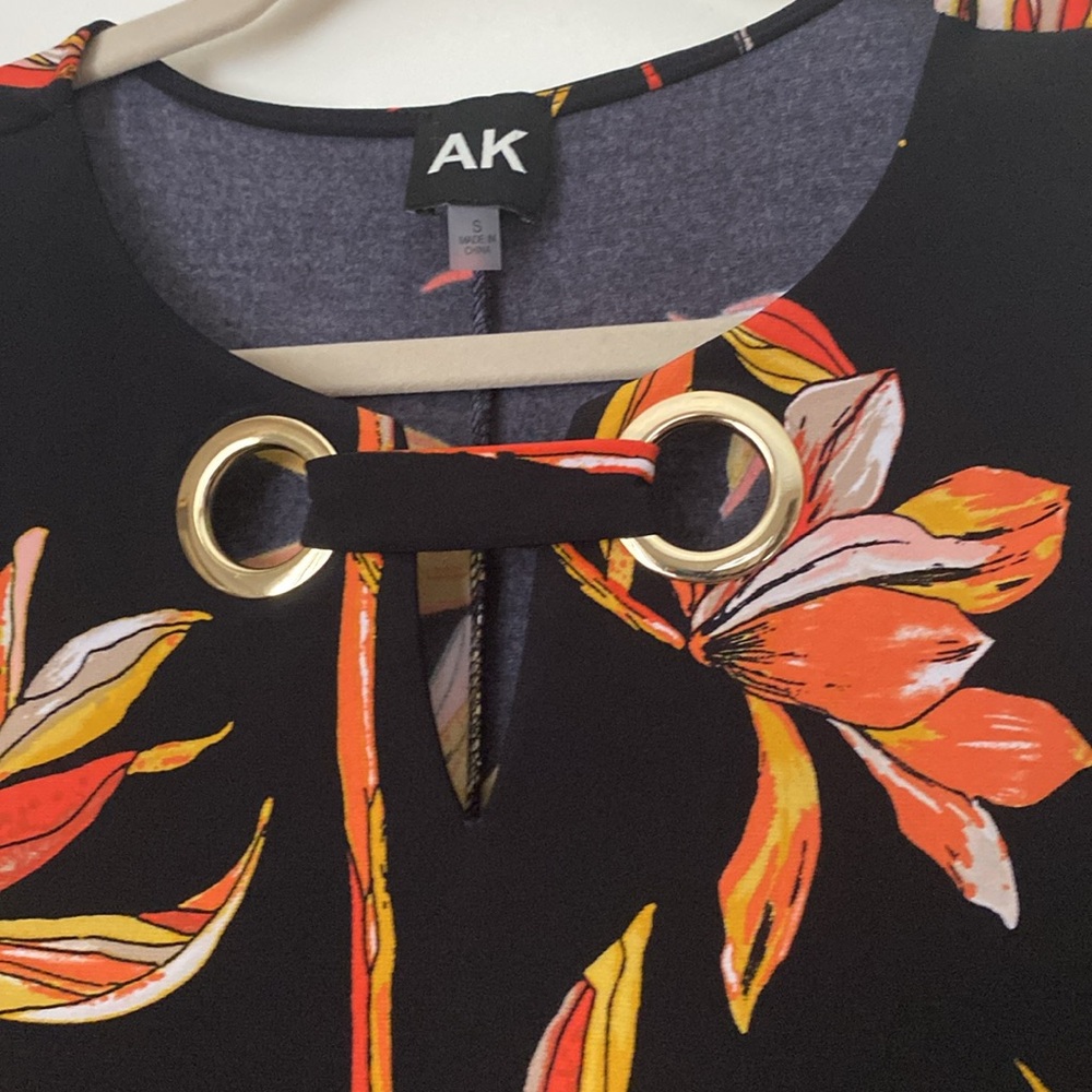 AK Dress - Picture 2 of 4